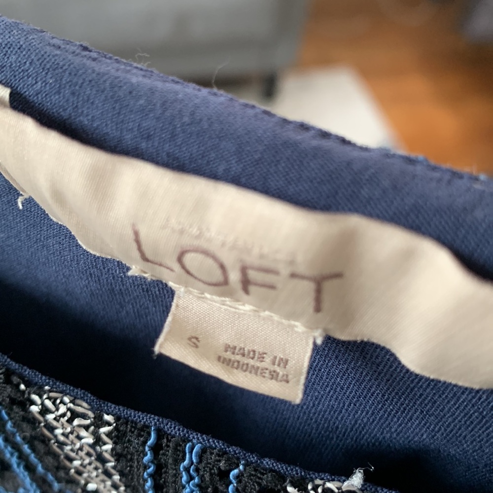 Loft Top With Texturize Pattern - image 3